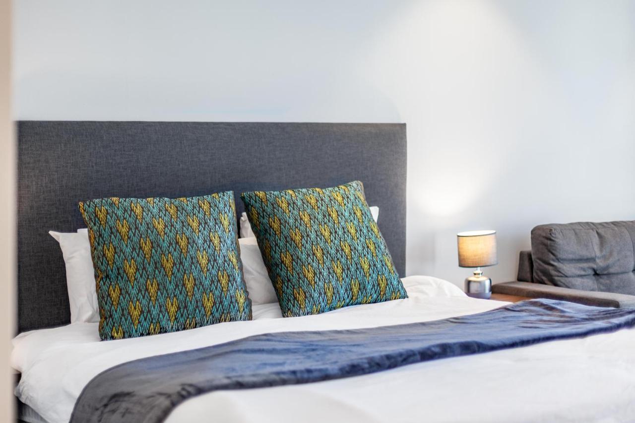 Luxurious 16 On Bree Studio Apartment - Harbour Views Città del Capo Esterno foto