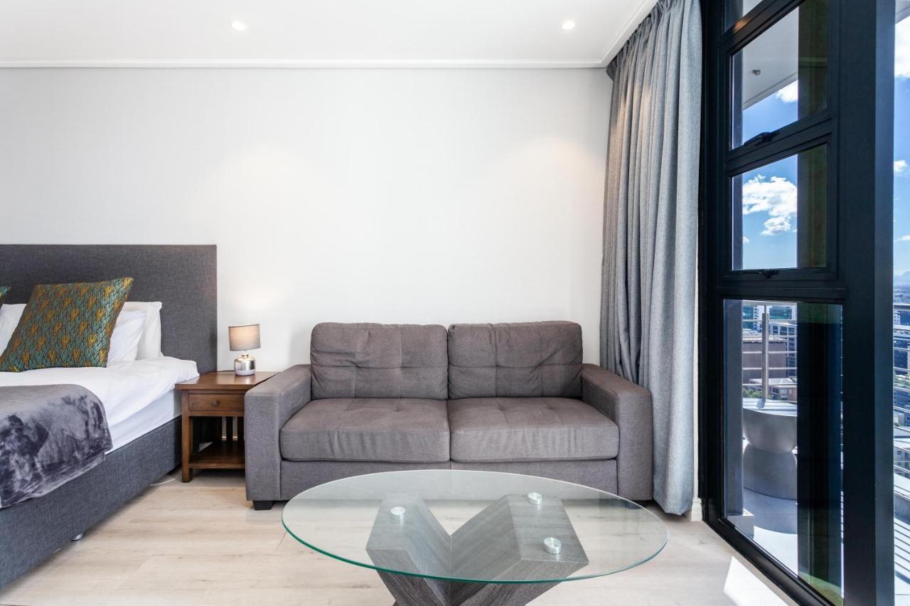 Luxurious 16 On Bree Studio Apartment - Harbour Views Città del Capo Esterno foto