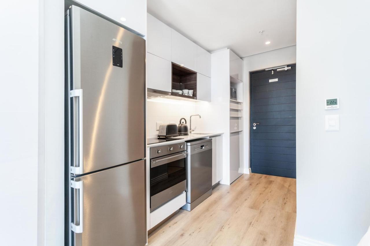 Luxurious 16 On Bree Studio Apartment - Harbour Views Città del Capo Esterno foto